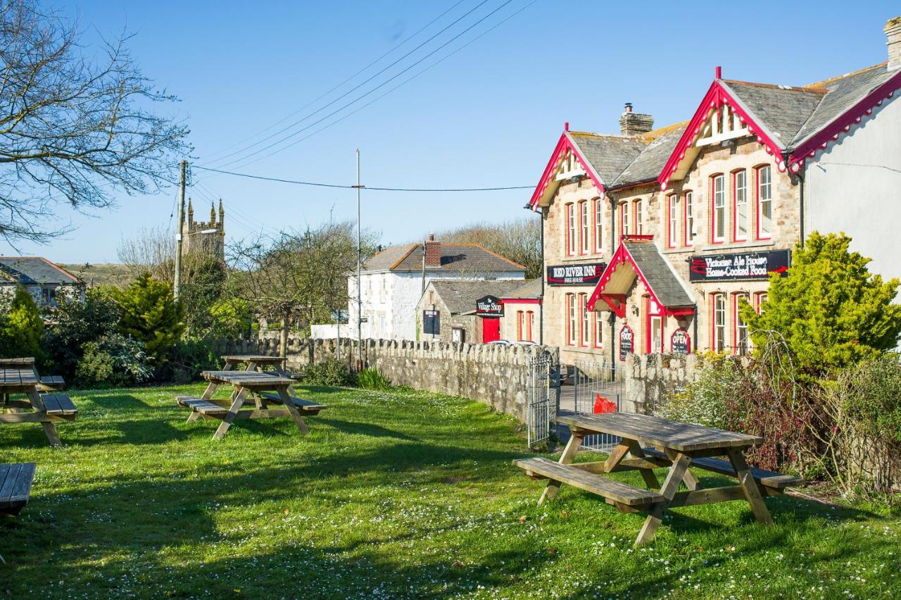 Towennan - Four Bedroomed In Quiet Seaside Village.